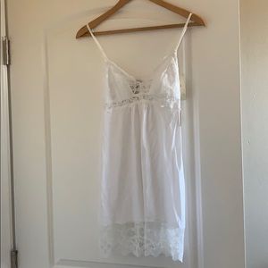 NWT White lacey night gown